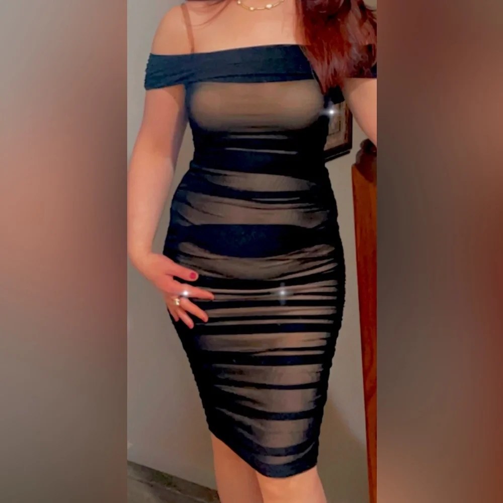 Fashion Nova off the shoulder Midi Dress - Picture 2 of 4